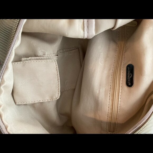 Elegant Cream Hobo Bag - Picture 7 of 7